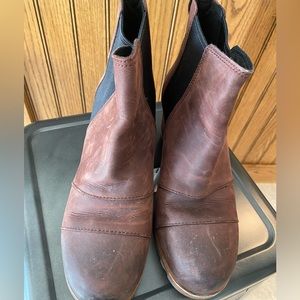 Sorel, Joan of Artic boots. Beautiful, comfy! In good condition,great boot!